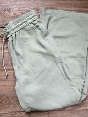 Halara high waisted Drawstring Pants in Sage Green